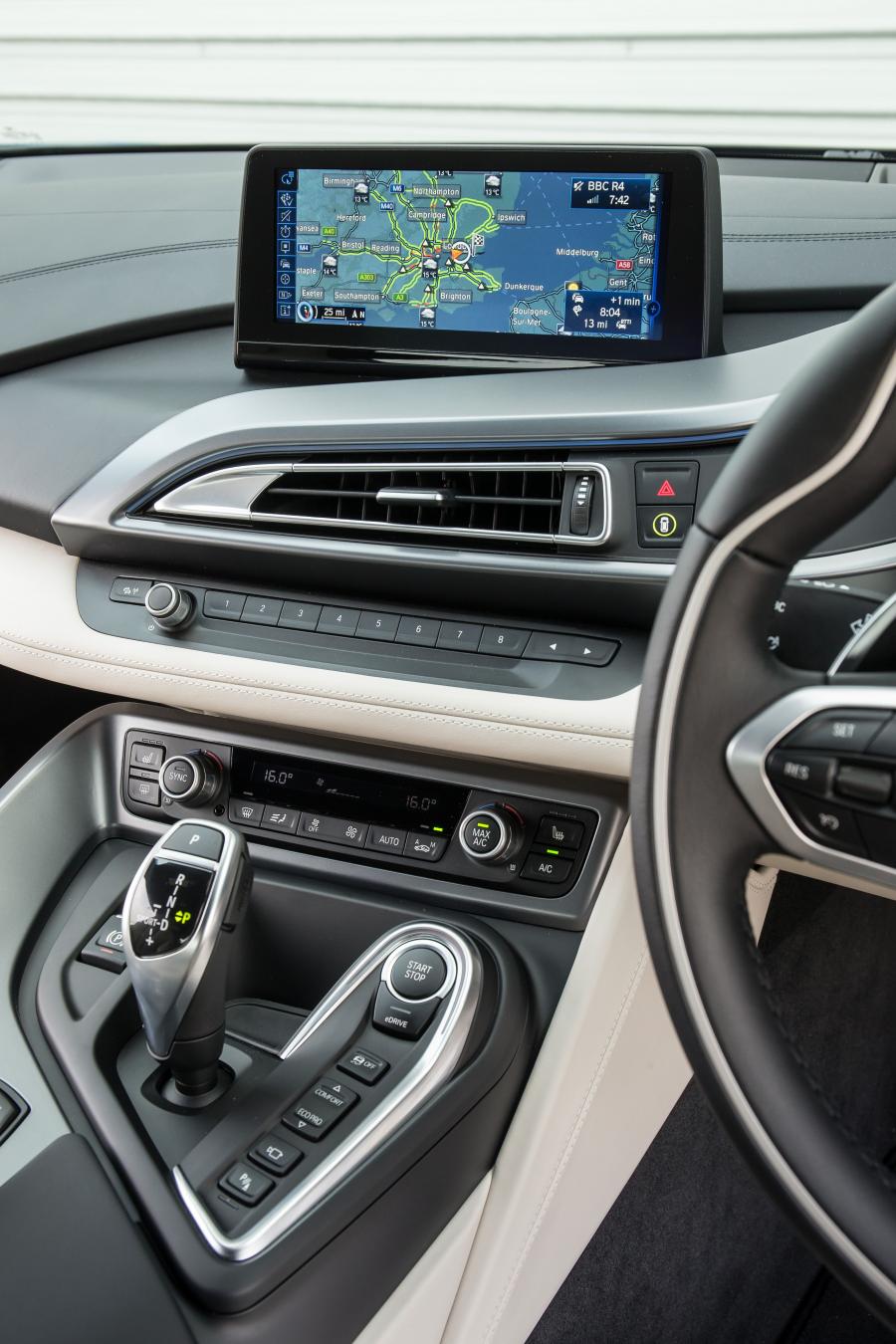  BMW i8 2014 года  (UK) (фото 65 из 69)